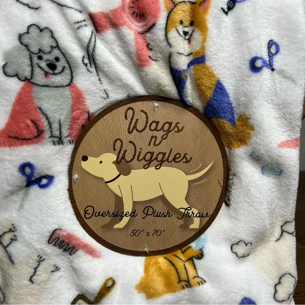 Wags N Wiggles Bubble Bath / Pet Groomer Plush Throw Blanket measures 50